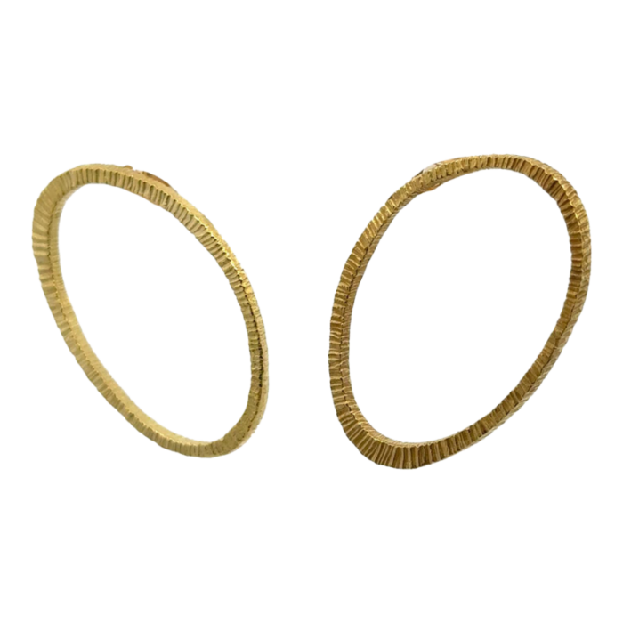 18 karat yellow gold textured open oval modern earrings 2 pieces 0489