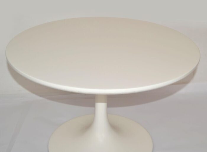 1960s vintage eero saarinen style off white tulip base coffee table attributed to knoll 5544