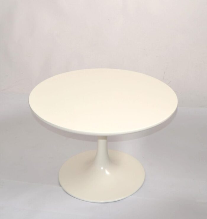 1960s vintage eero saarinen style off white tulip base coffee table attributed to knoll 6721