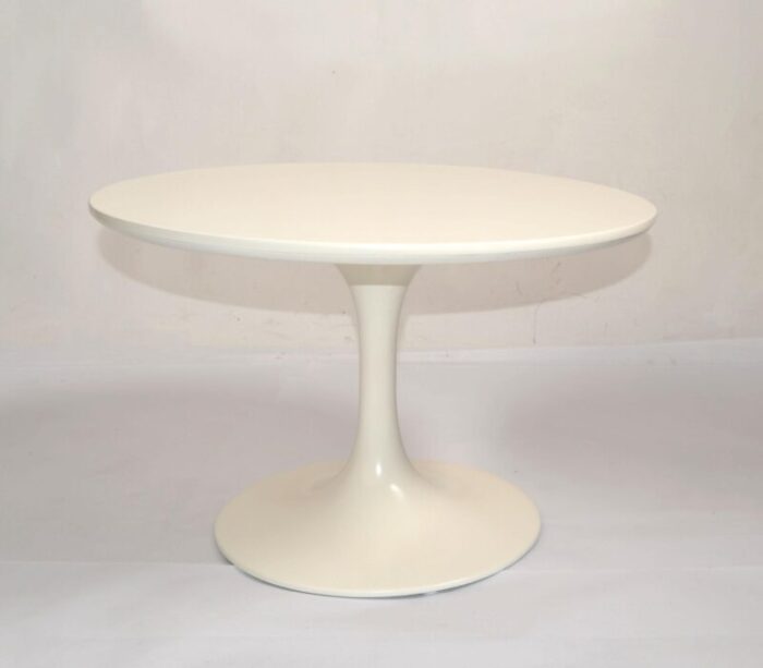 1960s vintage eero saarinen style off white tulip base coffee table attributed to knoll 9900