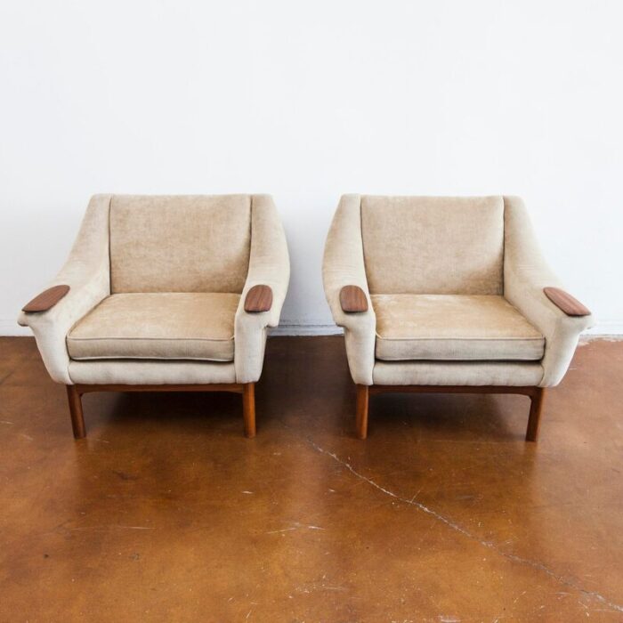 1960s vintage johannes andersen lounge chairs on sculpted teak base set of 2 9951