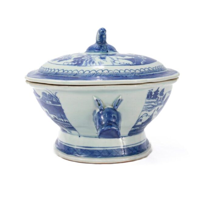 antique blue and white canton pattern chinese export porcelain soup tureen 0965