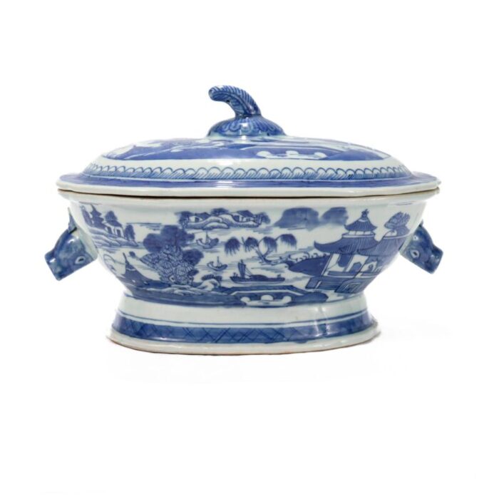 antique blue and white canton pattern chinese export porcelain soup tureen 4083