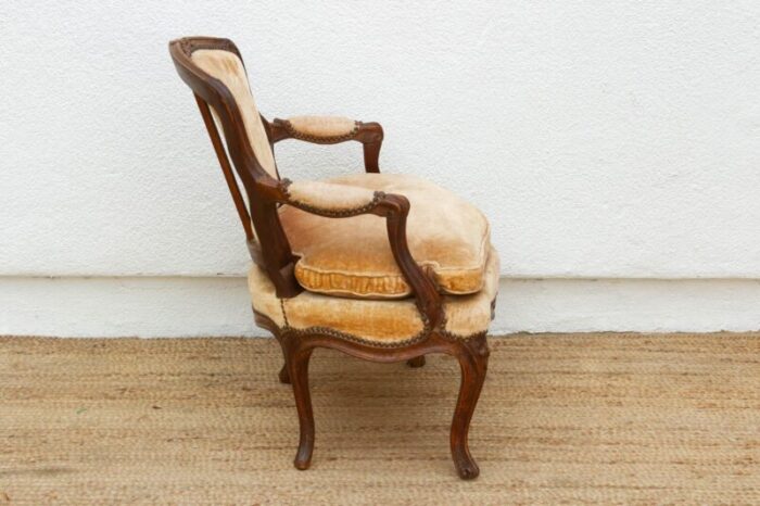 antique french carved walnut fauteuil chair 0457