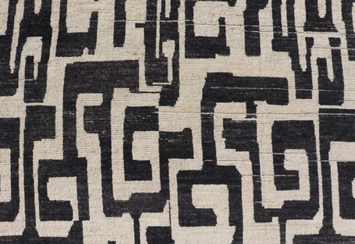 black and ivory abstract modern casual rug by keivan woven arts 83 x 97 3827