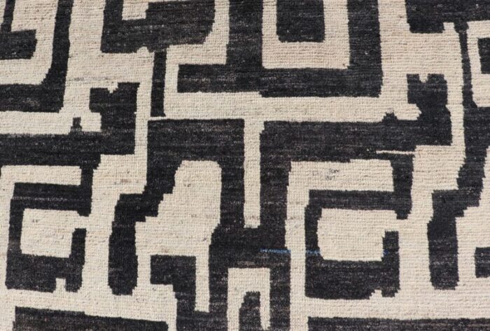 black and ivory abstract modern casual rug by keivan woven arts 83 x 97 6370