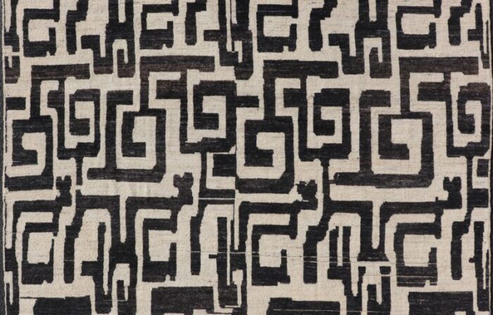 black and ivory abstract modern casual rug by keivan woven arts 83 x 97 9420