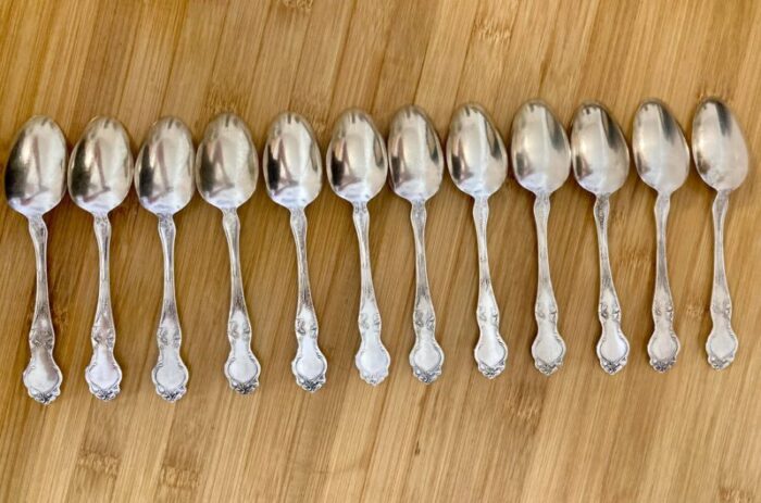 boxed set of 12 wallace solid sterling violet pattern spoons no monogram 1904 4395