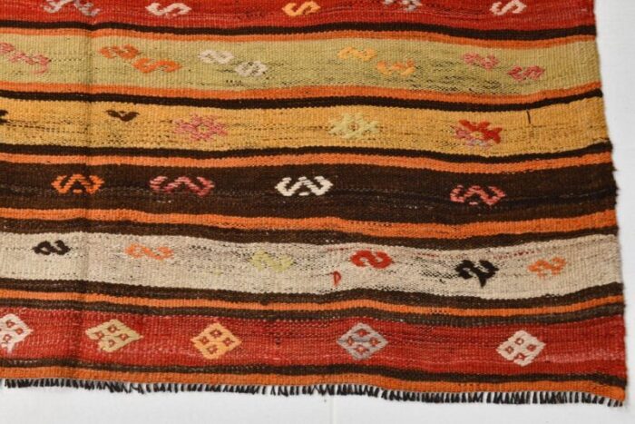 country and farmhouse kilim rug 1960s 16