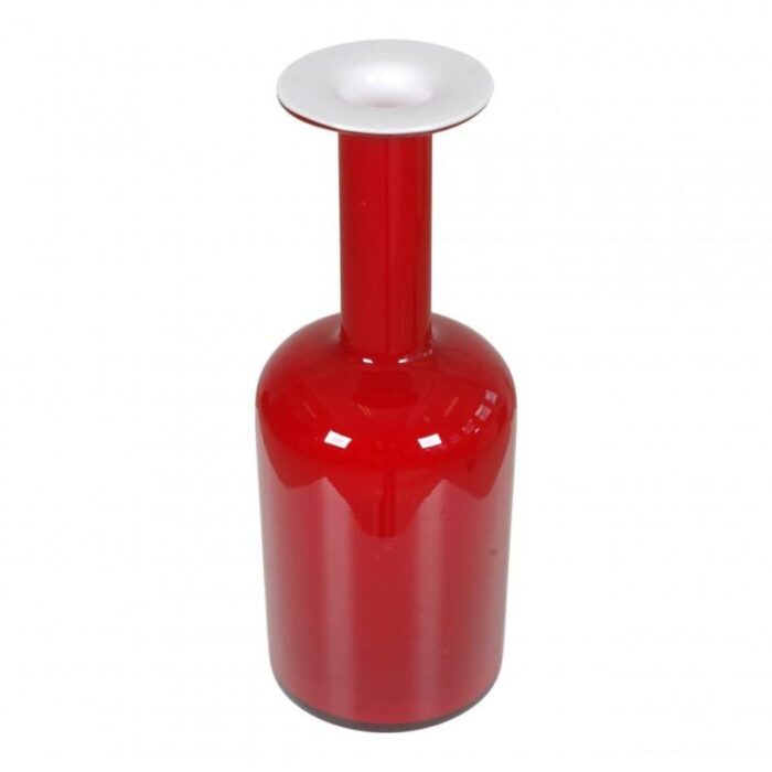 dark red glass vase from otto brauer holmegaard 2