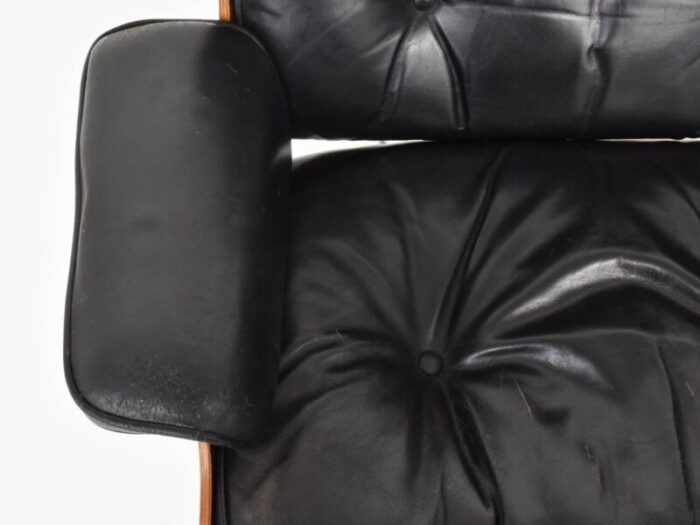 eames lounge chair in rosewood and patinate black leather by herman miller 1956 4362