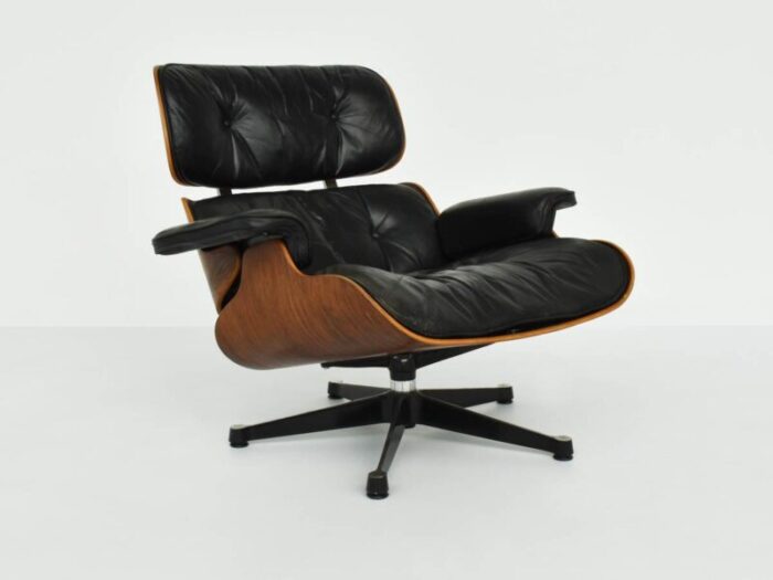 eames lounge chair in rosewood and patinate black leather by herman miller 1956 4625