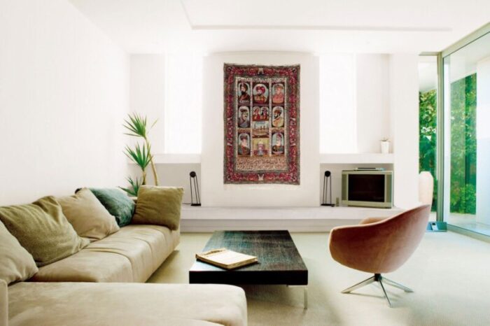 hanging rug with kings portraits 1960s 3