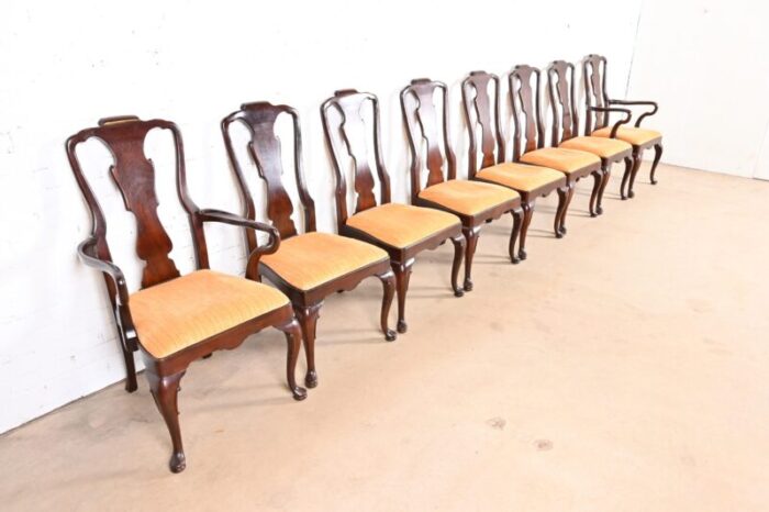 henredon queen anne carved mahogany dining chairs set of eight 0264