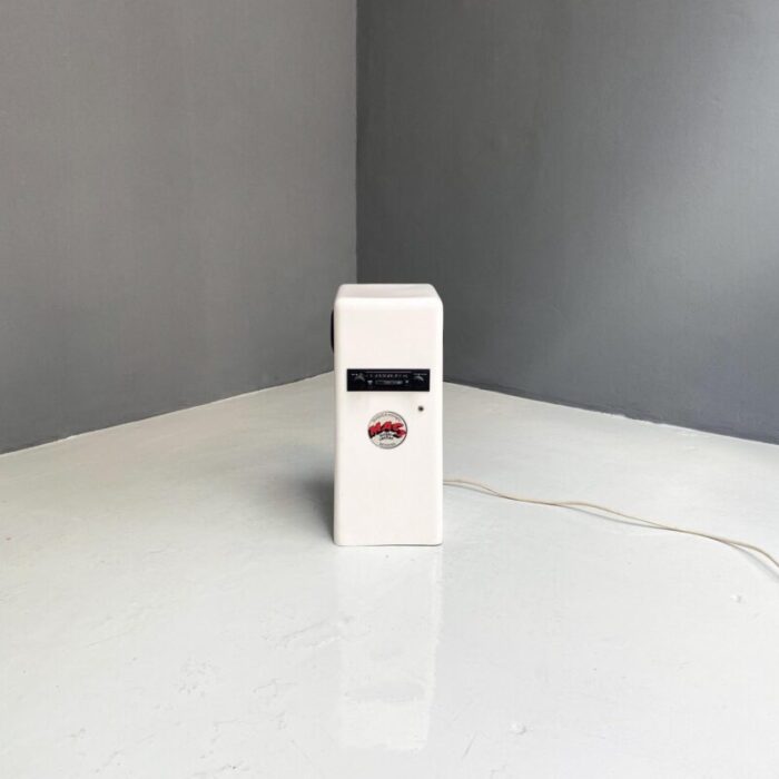 italian modern column radio in white plastic 1990s 4