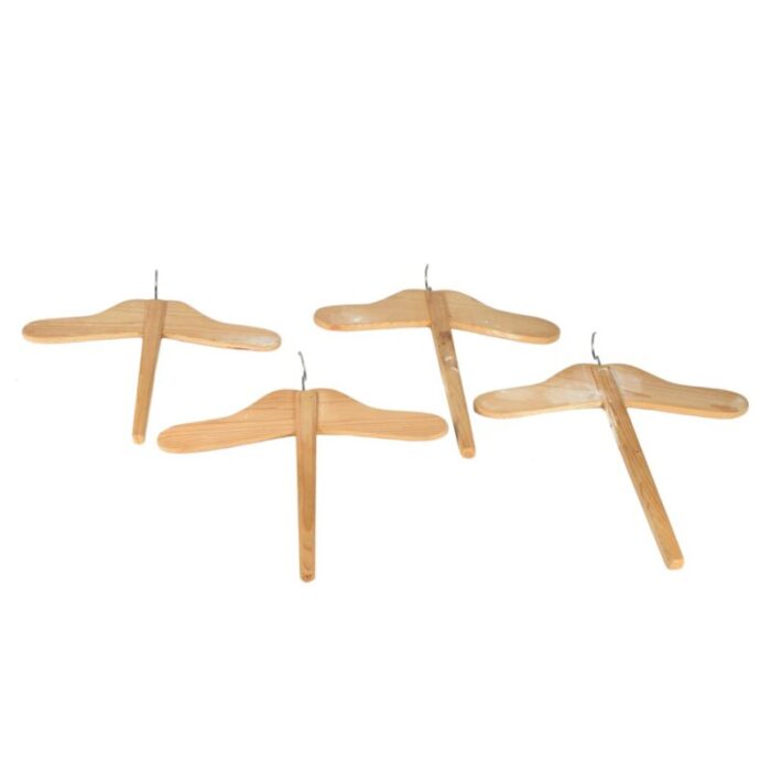 italian wooden hangers 1940s set of 4 1