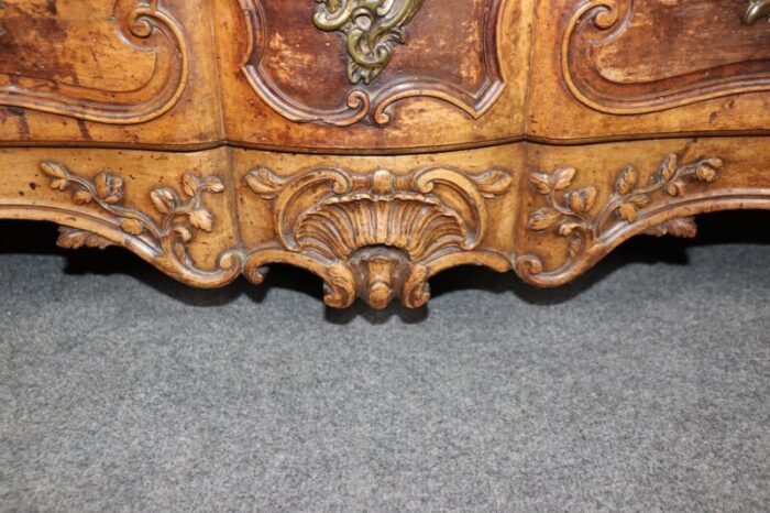 large fine quality 18th century carved walnut french louis xv style commode 7120