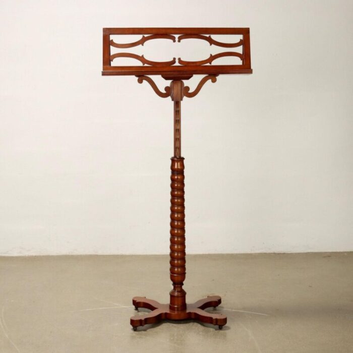 louis philippe lectern 0510