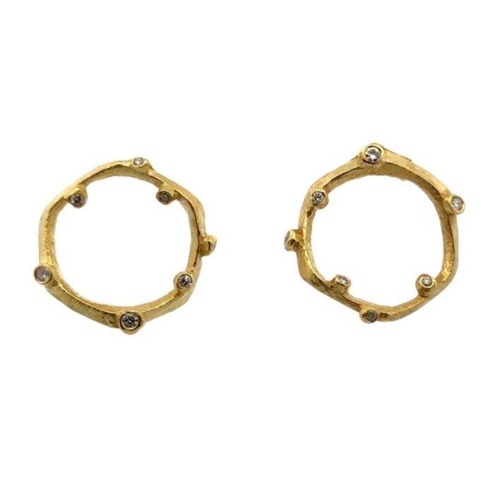 modern diamond 18 karat yellow gold textured open circle earrings 2 pieces 5054