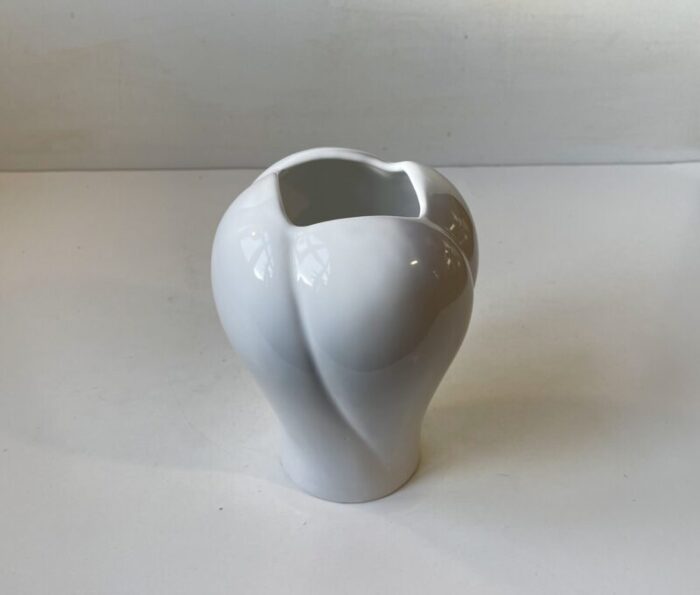 modernist white four petal vase in white porcelain 1970s 2905