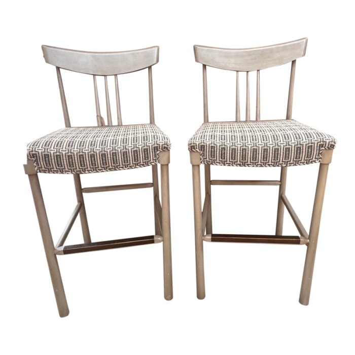 new deep seat bar stools w architectural interest 0714