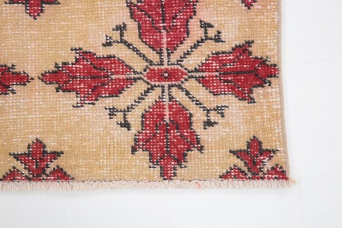 red vintage rug in wool 11