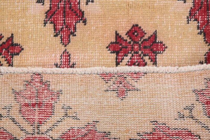 red vintage rug in wool 15