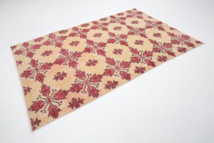 red vintage rug in wool 16