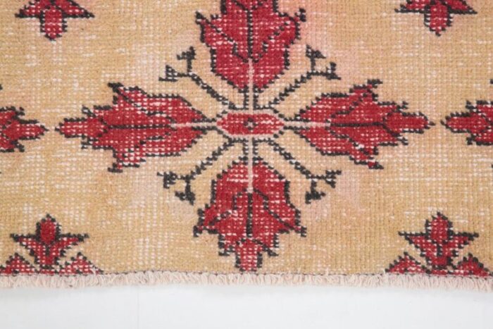 red vintage rug in wool 17