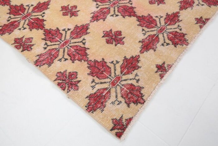 red vintage rug in wool 19