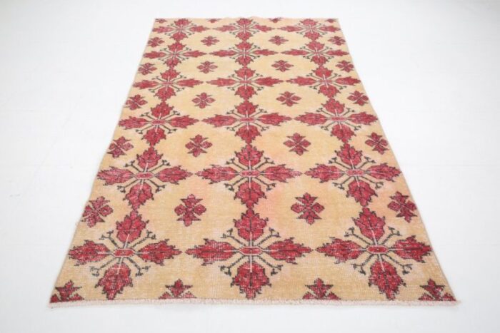 red vintage rug in wool 5