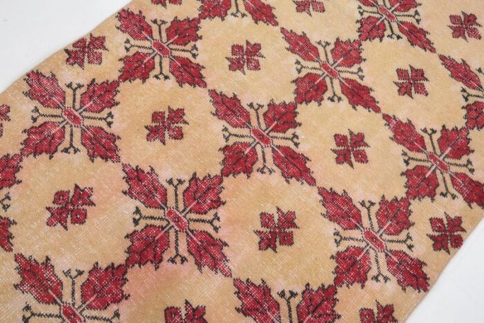 red vintage rug in wool 6