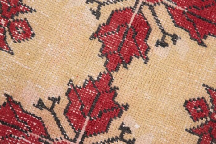 red vintage rug in wool 9