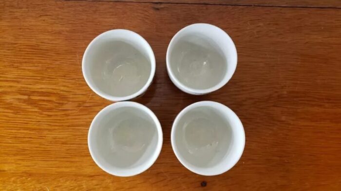 set of 4 1970s japanese kozan gama sake cups with floral motif 7412