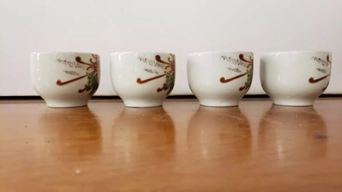 set of 4 1970s japanese kozan gama sake cups with floral motif 7663