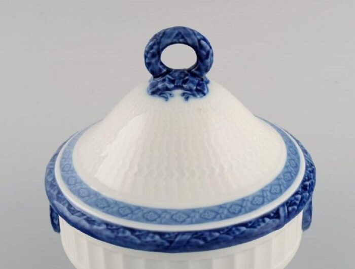 small blue fan lidded tureen from royal copenhagen 1968 4