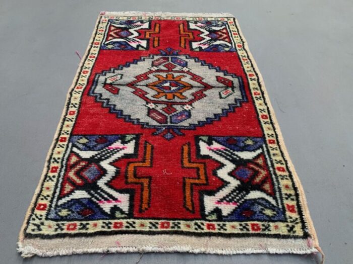 small vintage rug in wool turkey 3