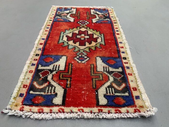 small vintage turkish rug in wool 3