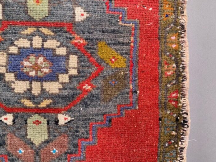 small vintage turkish wool rug 3 6