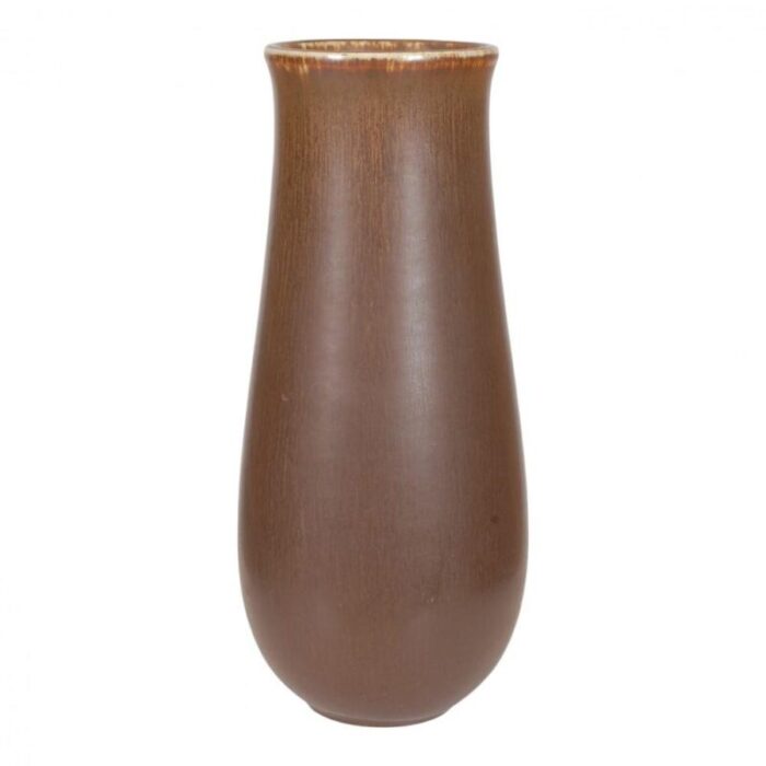 tall brown vase in stoneware by eva staehr 1