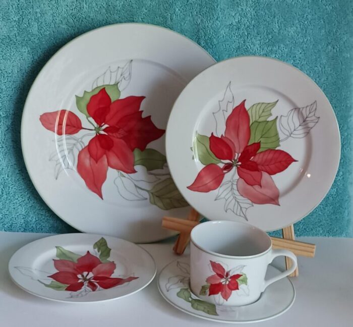 vintage 1982 christmas holiday 20 piece dinner set for 4 poinsettia by block portugal 7181