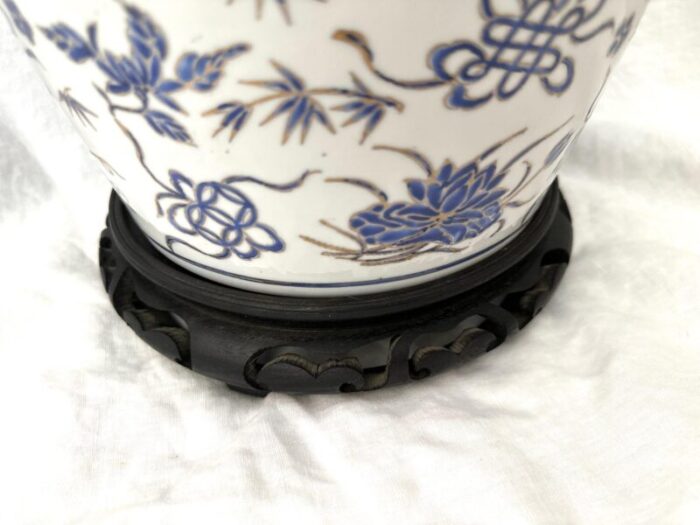 vintage chinoiserie blue and white floral temple vase table lamp 9359