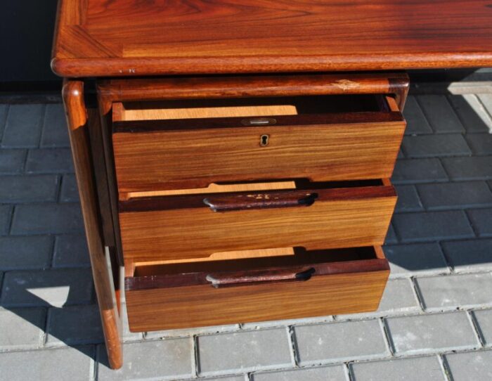 vintage danish desk in rosewood from dyrlund 1970s 1241