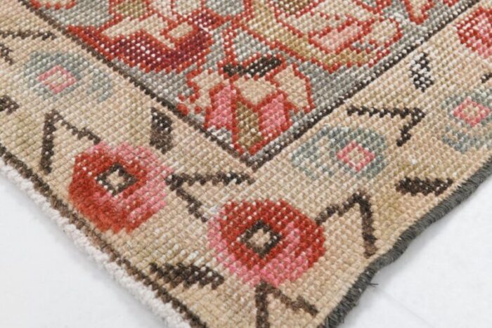 vintage rug in wool 13