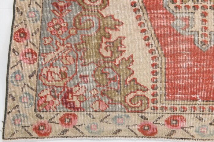 vintage rug in wool 8