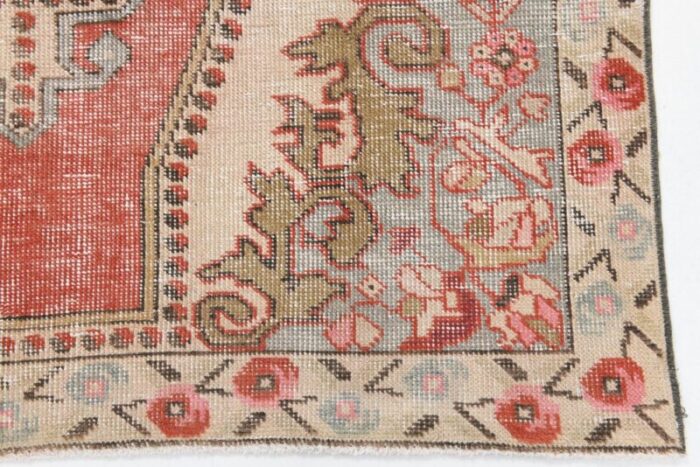 vintage rug in wool 9