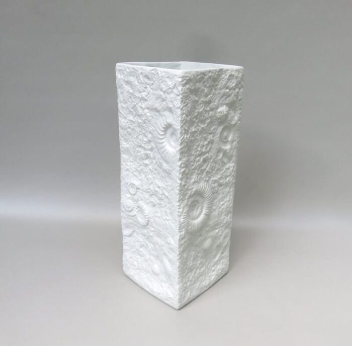 white bisquit porzellan vase from ak kaiser 1970s 6